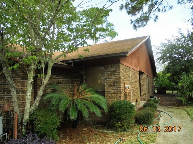 Foto del edificio - 11369 Ft Caroline Lakes