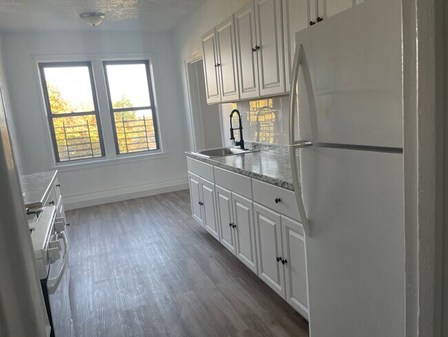 Foto del edificio - 211 Glenwood Ave