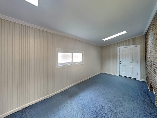 Building Photo - 11145 Boeger Ct