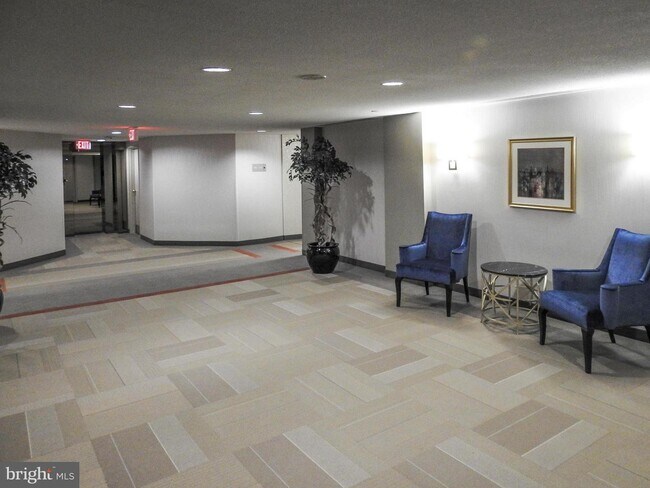 Building Photo - 1530 Key Blvd