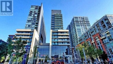 Building Photo - 36 Lisgar St