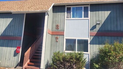 Building Photo - 152 NE Atkinson Ct