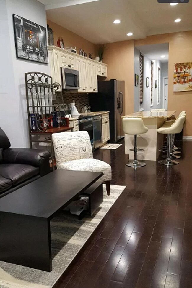 Foto del edificio - Luxurious 1-Bedroom Apartment in Mantua! A...