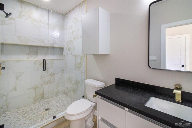 Foto del edificio - 810 Athol St
