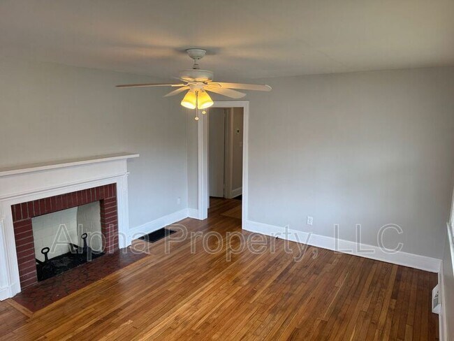 Foto del edificio - 117 Vanderbilt Cir