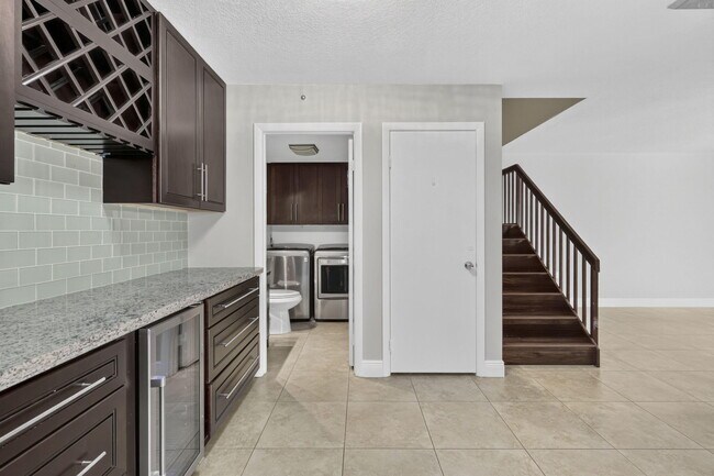 Building Photo - 846 Blue Ridge Cir