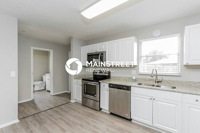 Building Photo - 3 Bedroom Pet-Friendly Home in Sarasota, FL with Main Street Renewal