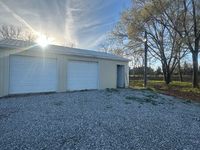 Building Photo - 3805 Rock Creek Terrace