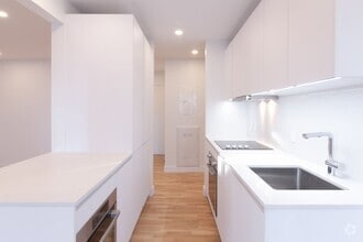 Building Photo - 760 Av. Galt