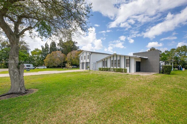 Foto del edificio - 17101 SW 48th St