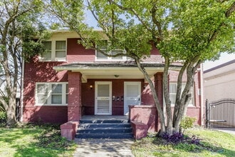 Building Photo - 612 W Alabama St