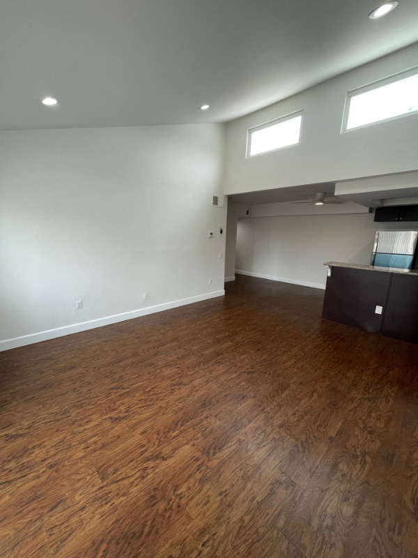 Building Photo - 2284 Dunlop St