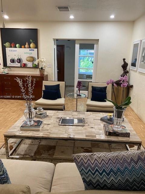 Foto del edificio - 4427 SW 16th St