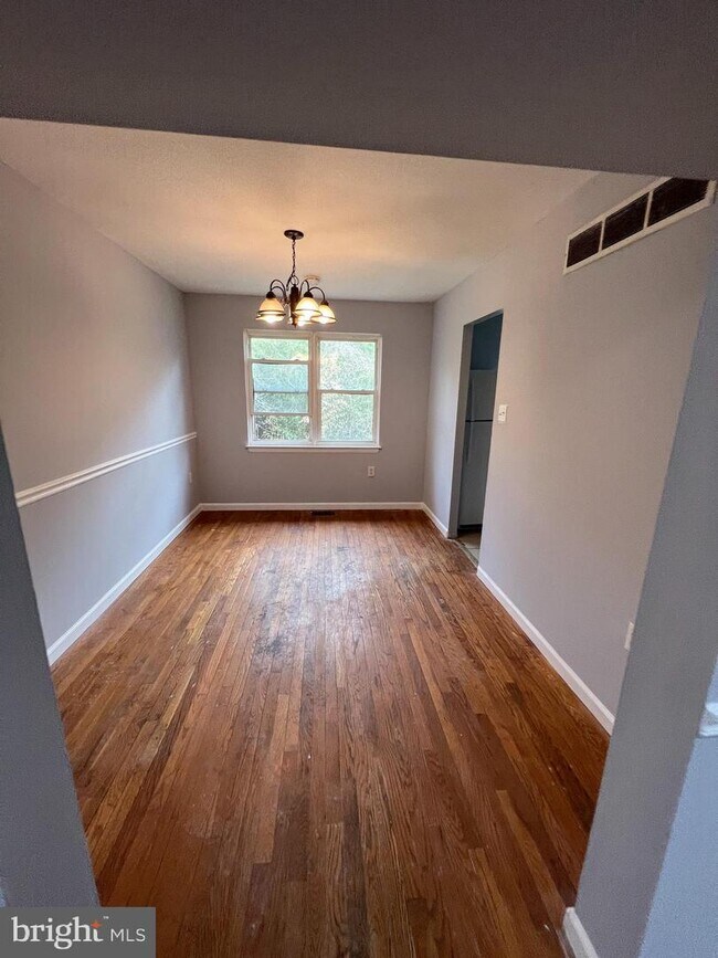 Foto del edificio - 8225 Parham Ct