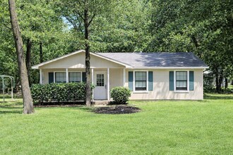 Building Photo - 124 Pierce Dr