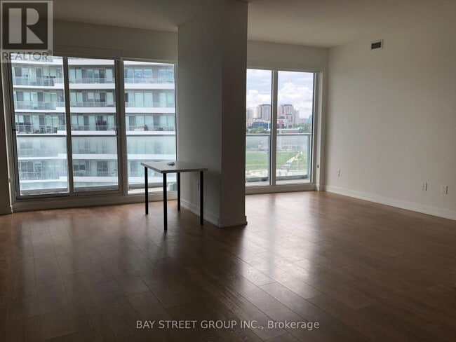 Building Photo - 117-117 McMahon Dr