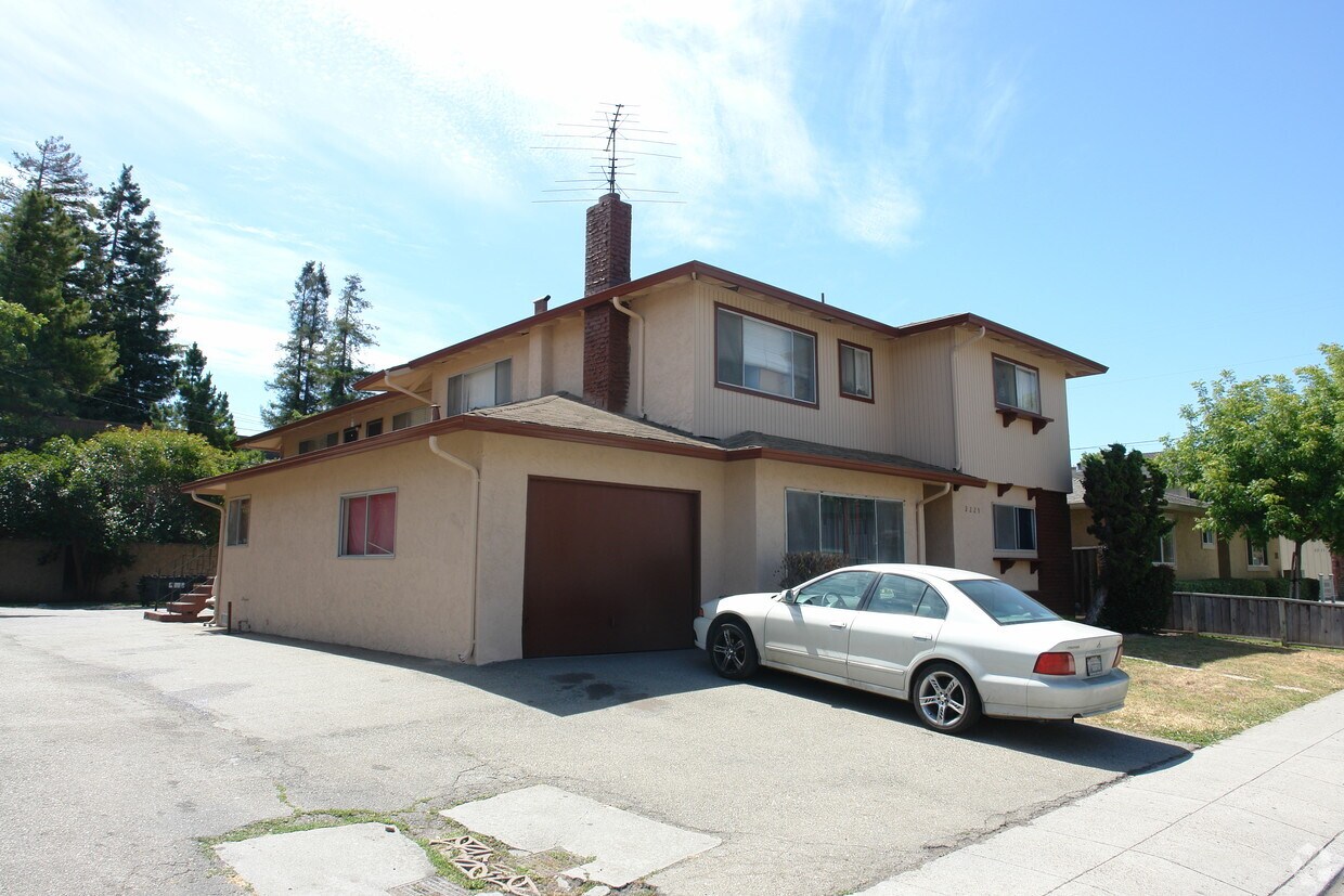Primary Photo - 2225 Deborah Dr