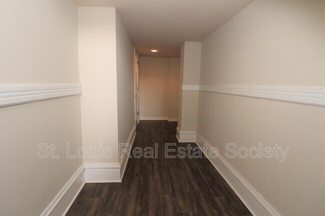 Building Photo - 7411 S Broadway