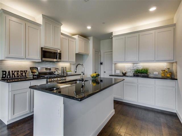 Building Photo - 2740 Majesty Dr
