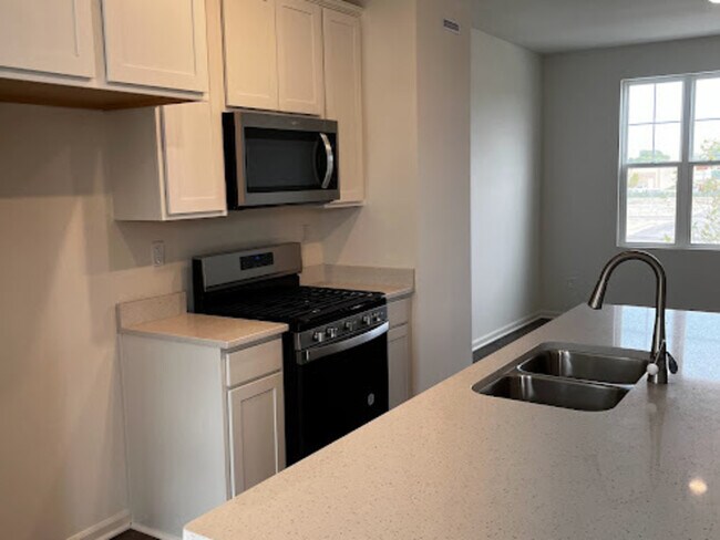 Foto del edificio - 2032 Yellowstone Blvd