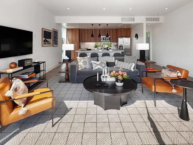 Foto del edificio - 857 Hyperion Ave