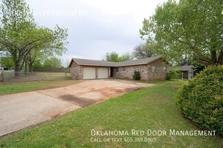Building Photo - 400 W Silverwood Dr