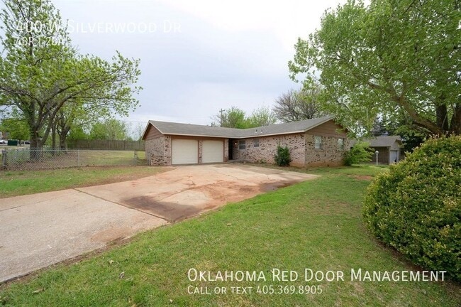 Building Photo - 400 W Silverwood Dr