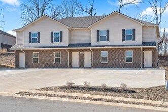 Building Photo - 1111 Ziva Ln