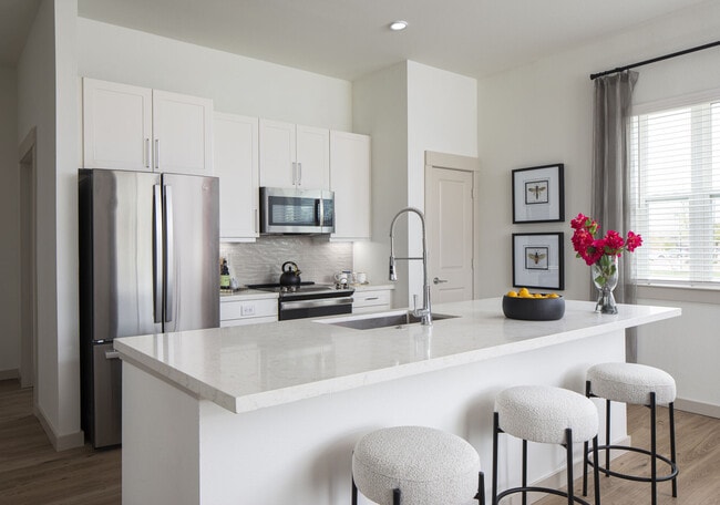 Broadstone Frontera Ridge apartments — community photo - Broadstone Frontera Ridge