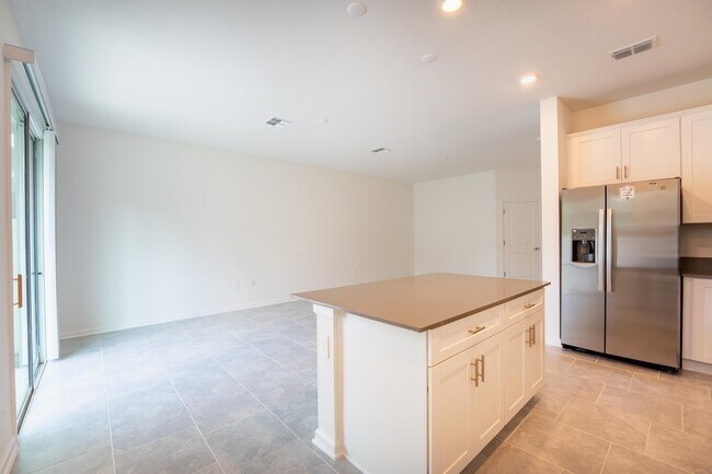 Foto del edificio - 7464 Stone Crk Trl