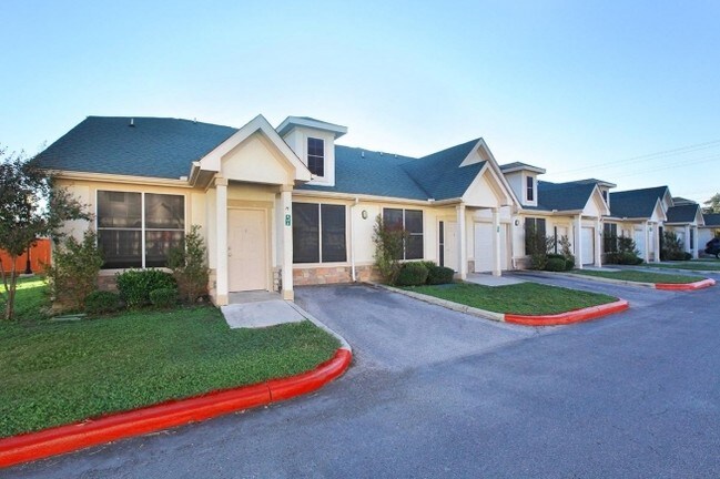 Westmount at Houston Street Apartments San Antonio, TX