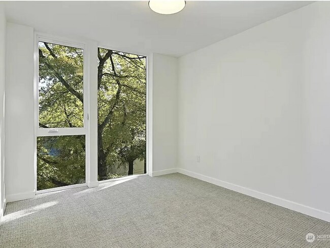 Building Photo - 4057 Rainier Ave S