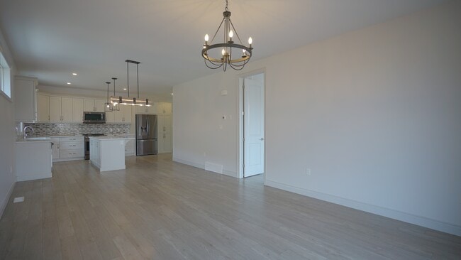 Building Photo - 89 Sanders Crescent