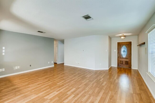 Building Photo - 303 Bello Dr