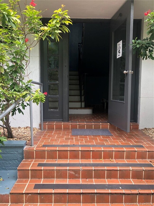 Foto del edificio - 6805 Abbott Ave