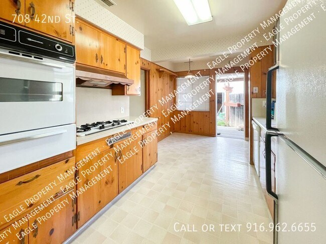 Foto del edificio - 2 BD 1 BA in East Sacramento