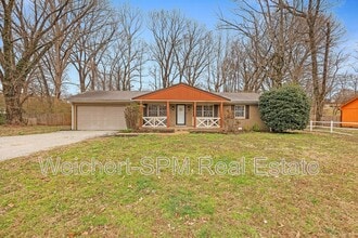 Building Photo - 3120 Old Medina Rd