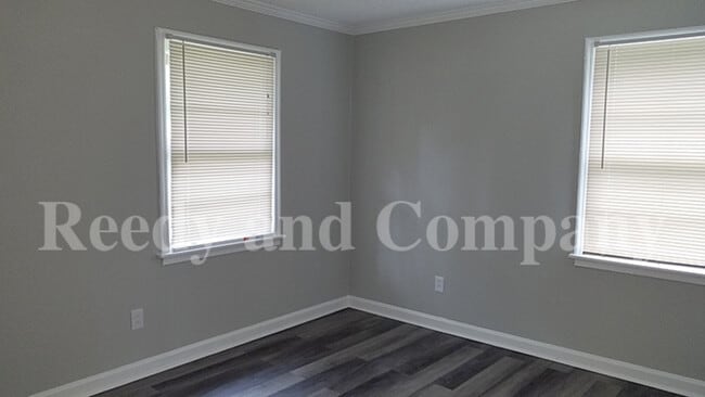 Building Photo - 893 Linwood Rd