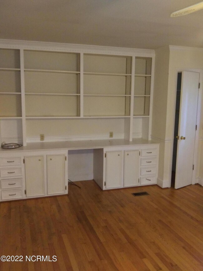 Building Photo - 102 Claybourne Ct