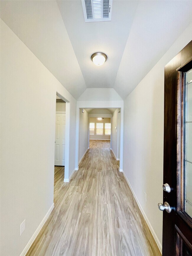 Foto del edificio - 934 Golden Willow Ln