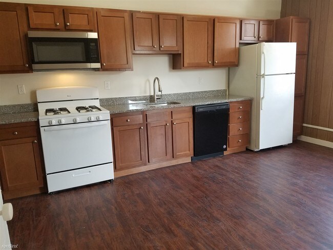 Building Photo - 3 br, 2 bath Apartment - 346 Ophelia Street 2