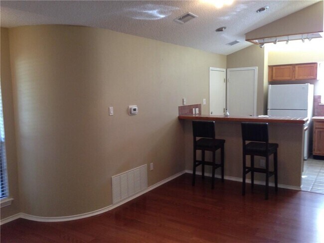 Building Photo - 7012 Riverton Dr