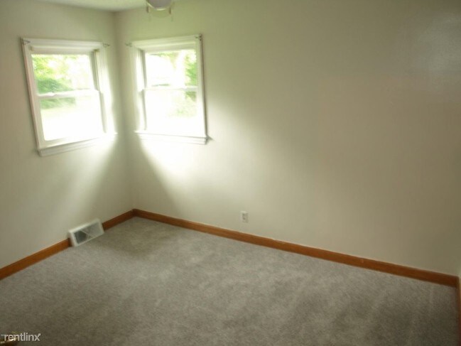Building Photo - 3 br, 1 bath House - 6109 Athens Dr