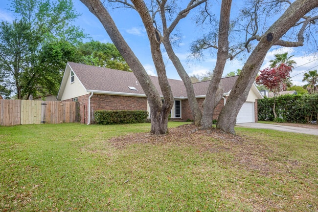 Building Photo - 707 Osage Dr