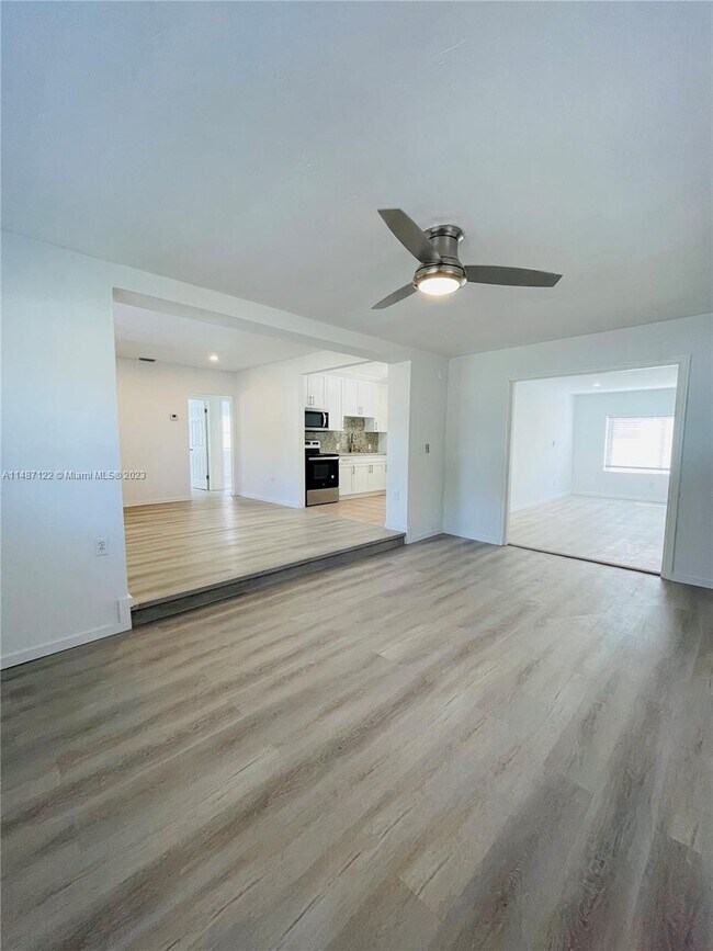 Foto del edificio - 1150 NE 132nd St