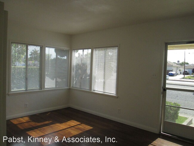 Building Photo - 4528 Lakewood Blvd