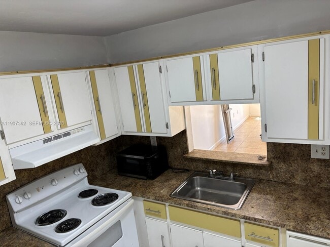 Foto del edificio - 12035 NE 2nd Ave