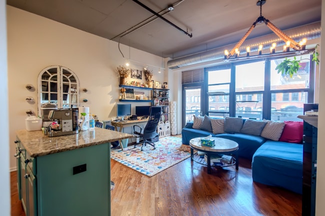 Foto del edificio - 849 N Franklin St