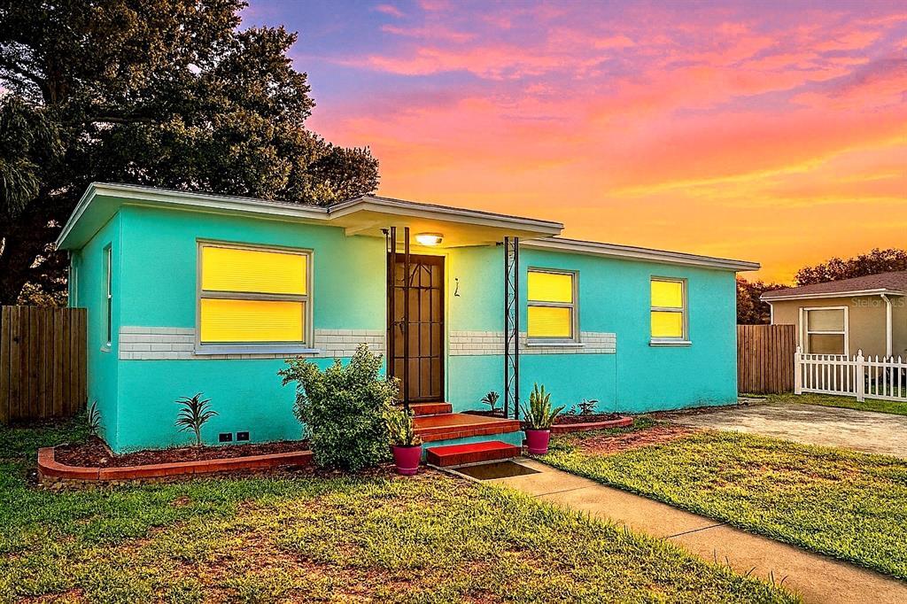 Foto principal - 3952 5th Ave N