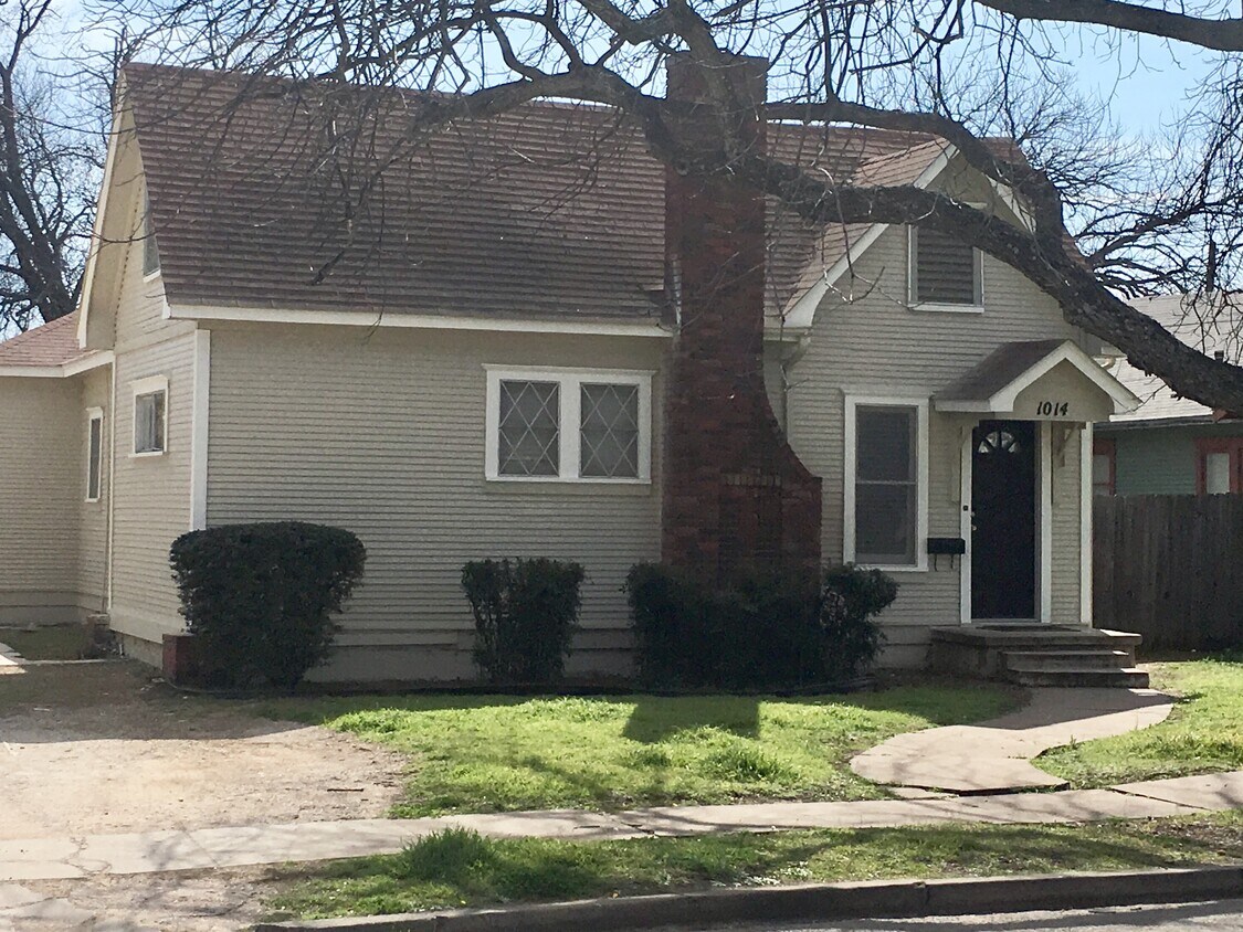 Foto principal - 1014 Avenue K